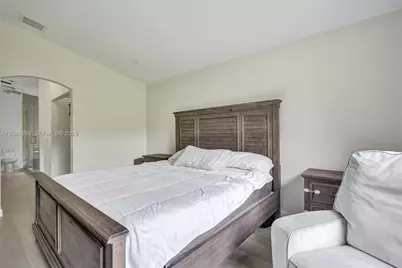 19473 NW 24th Pl, Pembroke Pines, FL 33029 - Photo 18