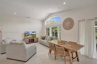 19473 NW 24th Pl, Pembroke Pines, FL 33029 - Photo 10