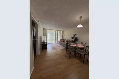 9340 Lagoon Pl #202, Davie, FL 33324 - Photo 6