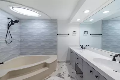 1000 Quayside Ter #1702, Miami, FL 33138 - Photo 16