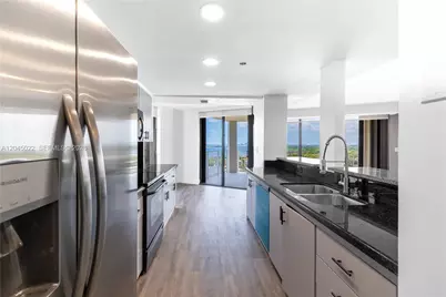 1000 Quayside Ter #1702, Miami, FL 33138 - Photo 18