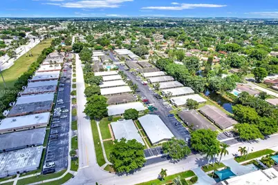 6890 SW 5th St, Margate, FL 33068 - Photo 36