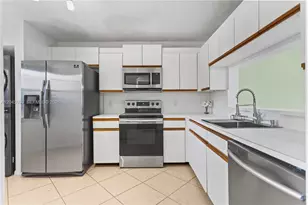 1100 SW 128th Terrace, Pembroke Pines, FL 33027 - Photo 4