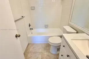 19216 Glenmoor Dr, West Palm Beach, FL 33409 - Photo 32