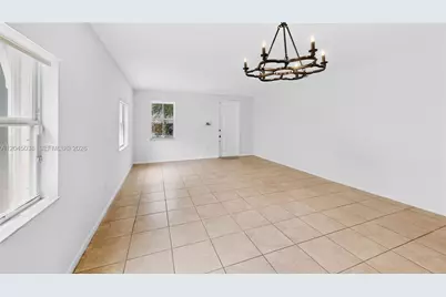 285 NE 32nd Ter, Homestead, FL 33033 - Photo 8