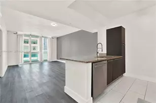 950 Brickell Bay Dr, Miami, FL 33131 - Photo 2