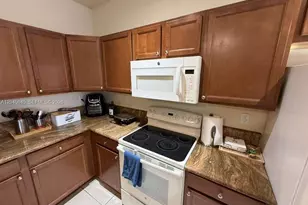 9572 SW 169th Pl, Miami, FL 33196 - Photo 2