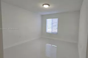 595 Vista Isles Dr, Sunrise, FL 33325 - Photo 8