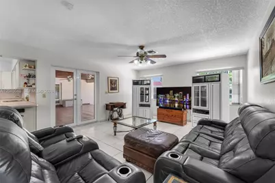 9900 SW 62nd St, Miami, FL 33173 - Photo 32