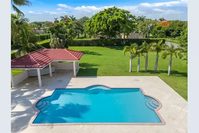 9900 SW 62nd St, Miami, FL 33173 - Photo 8