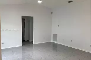 1340 SW 122nd Way, Pembroke Pines, FL 33025 - Photo 6