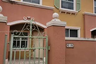 618 SW 106th Ave, Pembroke Pines, FL 33025 - Photo 1