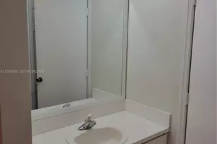618 SW 106th Ave, Pembroke Pines, FL 33025 - Photo 8