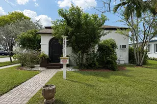 1700 Dewey St, Hollywood, FL 33020 - Photo 2