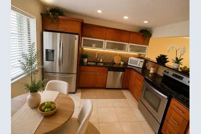 197 Lakeview Dr #105, Weston, FL 33326 - Photo 4