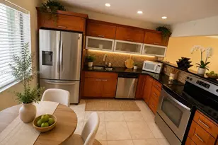 197 Lakeview Dr, Weston, FL 33326 - Photo 4