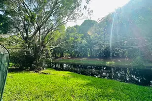 197 Lakeview Dr, Weston, FL 33326 - Photo 18