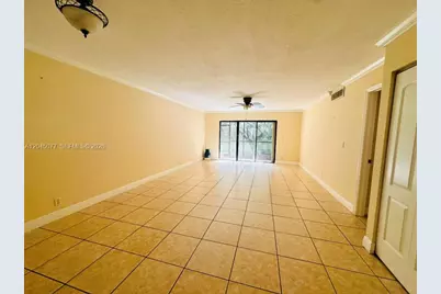 197 Lakeview Dr #105, Weston, FL 33326 - Photo 14
