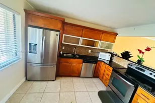 197 Lakeview Dr, Weston, FL 33326 - Photo 8