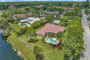 16310 Paddock Ln, Weston, FL 33326 - Photo 6