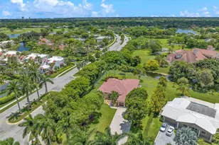 16310 Paddock Ln, Weston, FL 33326 - Photo 2