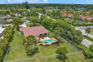 16310 Paddock Ln, Weston, FL 33326 - Photo 6
