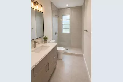 5870 NW 16th Pl #4, Sunrise, FL 33313 - Photo 4