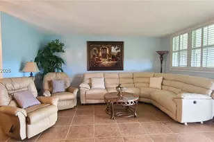 3300 W Rolling Hills Cir, Davie, FL 33328 - Photo 4