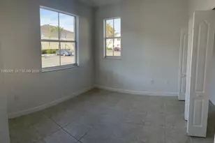 1660 SE 29th St, Homestead, FL 33035 - Photo 8