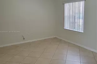 10691 SW 6th St, Pembroke Pines, FL 33025 - Photo 2