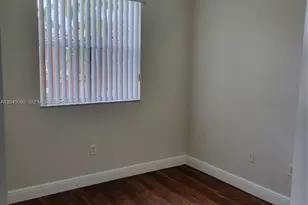 10691 SW 6th St, Pembroke Pines, FL 33025 - Photo 14