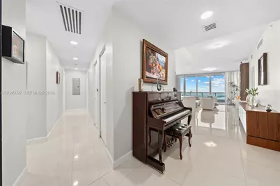 900 Biscayne Blvd #2506, Miami, FL 33132 - Photo 12
