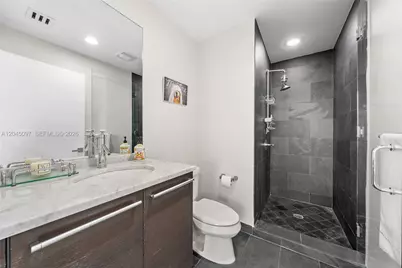 900 Biscayne Blvd #2506, Miami, FL 33132 - Photo 18
