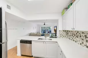8020 N Colony Circle N, Tamarac, FL 33321 - Photo 8