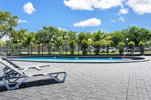 8020 N Colony Circle N, Tamarac, FL 33321 - Photo 14