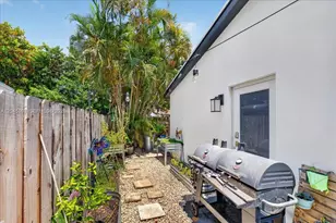 1131 N 75th Ave, Hollywood, FL 33024 - Photo 26