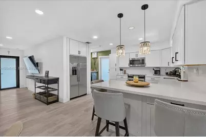 1131 N 75th Ave, Hollywood, FL 33024 - Photo 12
