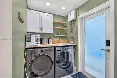1131 N 75th Ave, Hollywood, FL 33024 - Photo 10