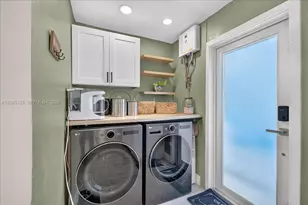 1131 N 75th Ave, Hollywood, FL 33024 - Photo 10