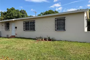 11601 Pinkston Dr, Miami, FL 33176 - Photo 2