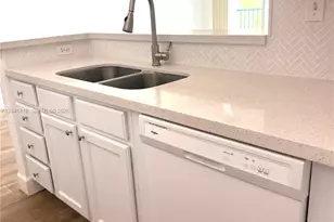6001 SW 70th St, South Miami, FL 33143 - Photo 6