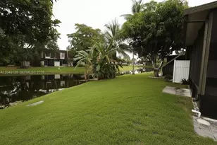 8985 Palm Tree Ln, Pembroke Pines, FL 33024 - Photo 6