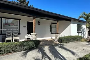 10215 SW 171st St, Miami, FL 33157 - Photo 2