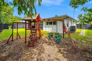1724 71st St, Miami Beach, FL 33141 - Photo 20