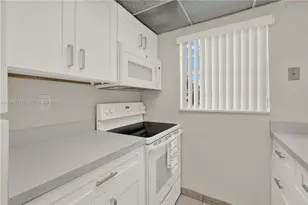 9390 W Flagler St, Miami, FL 33174 - Photo 14