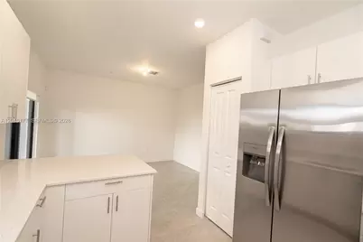 270 SW 159th Pl, Pembroke Pines, FL 33027 - Photo 6
