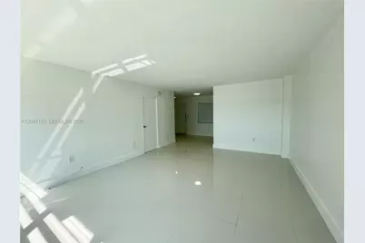 220 Kings Point Dr #502, Sunny Isles Beach, FL 33160 - Photo 4