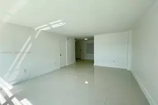 220 Kings Point Dr, Sunny Isles Beach, FL 33160 - Photo 4