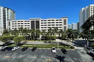 220 Kings Point Dr, Sunny Isles Beach, FL 33160 - Photo 20
