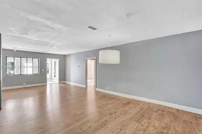 9040 Carlyle Ave, Surfside, FL 33154 - Photo 8